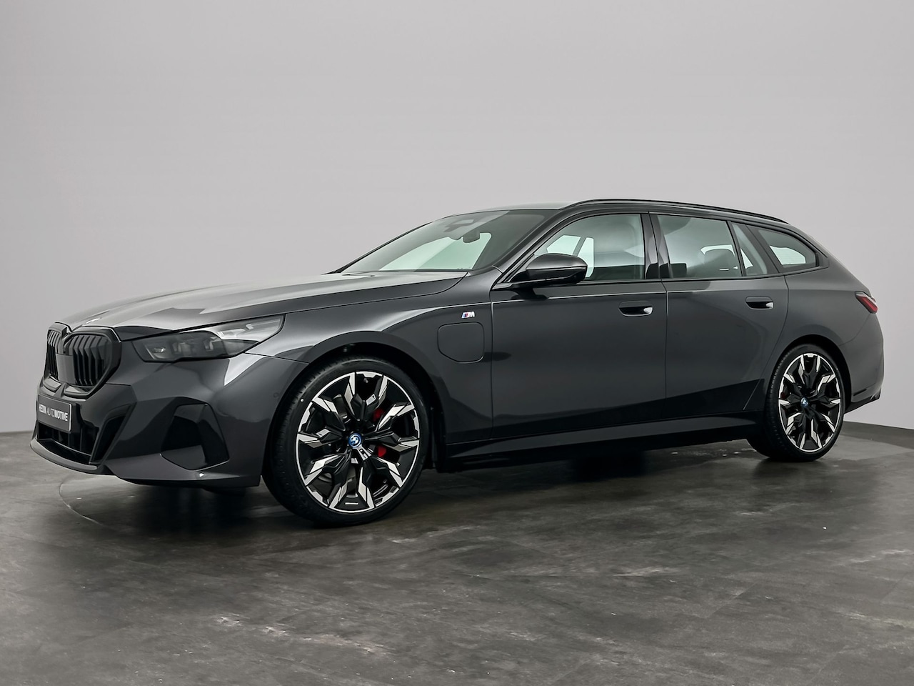 BMW 5-serie Touring - 530e M-sport Edition | Comfort Pack | Innovation Pack | Trekhaak - AutoWereld.nl