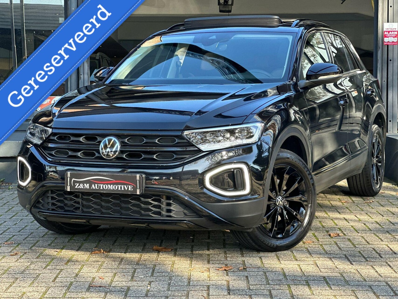 Volkswagen T-Roc - 1.5 TSI Sport Aut*Pano*Led*Navi*Acc*Keyless - AutoWereld.nl