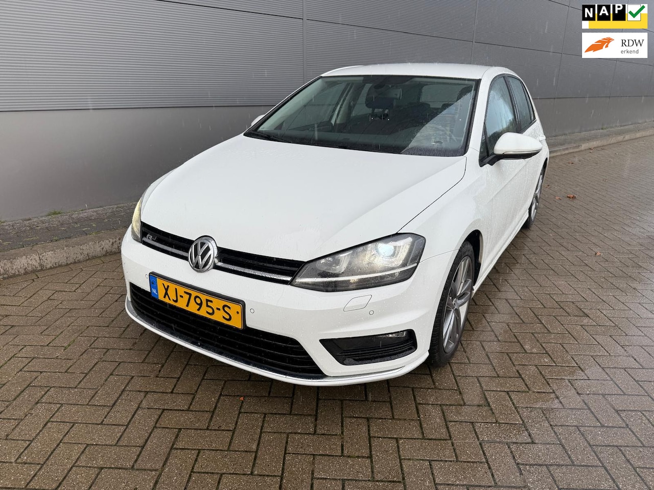 Volkswagen Golf - 1.6 TDI Business Edition R Connected 1.6 TDI Business Edition R Connected - AutoWereld.nl