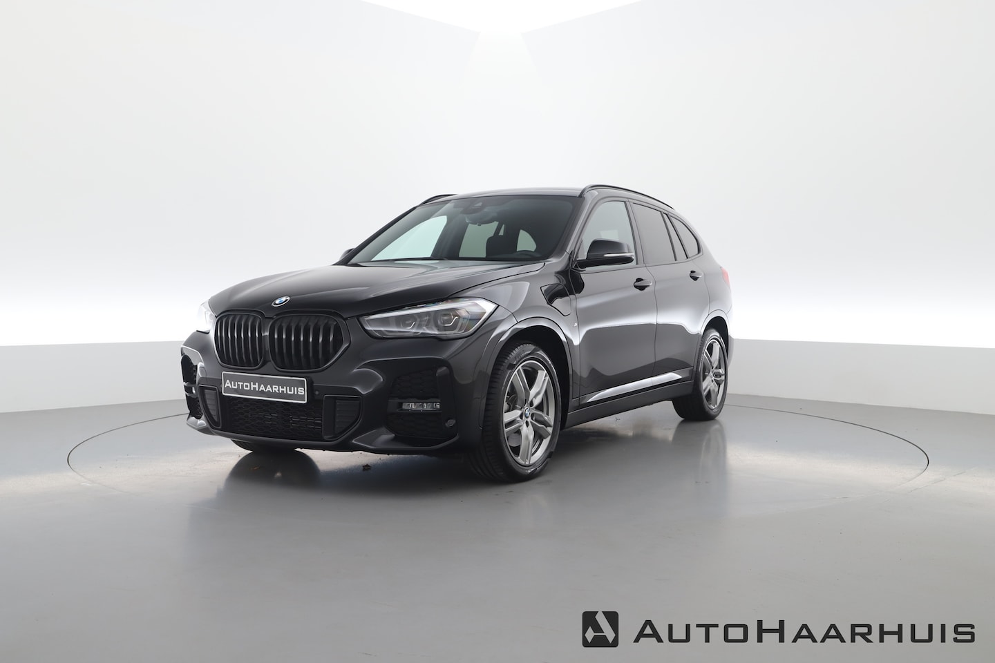 BMW X1 - xDrive25e M Sport | Navi | Camera | Afn. Trekhaak | 18" | LED | Stoelverw. | - AutoWereld.nl