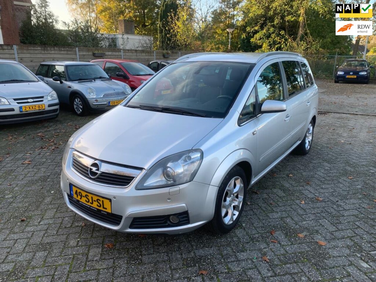 Opel Zafira - 2.2 Cosmo // 7 personen // APK 17-5-2025 - AutoWereld.nl