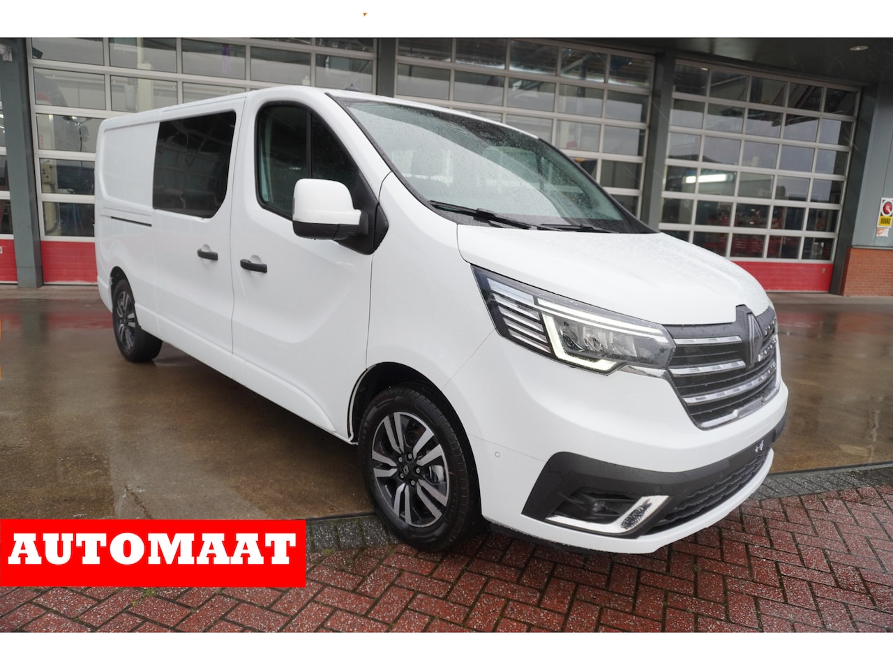 Renault Trafic - 2.0 Bleu dCi EDC 170PK L2H1 Extra D.C. Automaat Schuifdeur L / R Nr. V093 | Climate | Navi - AutoWereld.nl