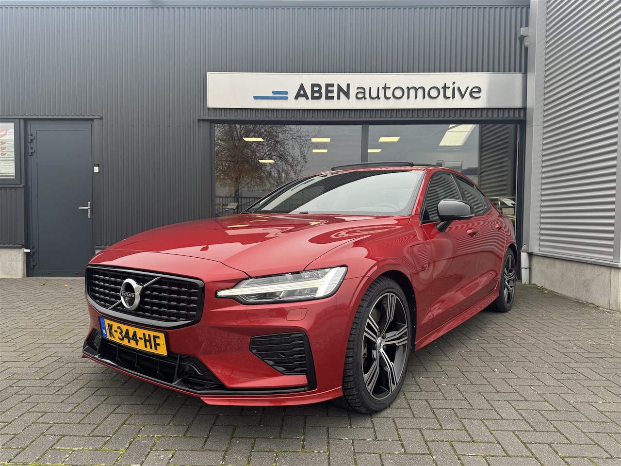 Volvo S60 - 2.0 Recharge T6 AWD R-Design 2.0 Recharge T6 340PK AWD R-design (PANO|360|B&W|FULL OPTIONS) - AutoWereld.nl