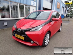 Toyota Aygo - 1.0 VVT-i x-play Camera Airco Trekhaak