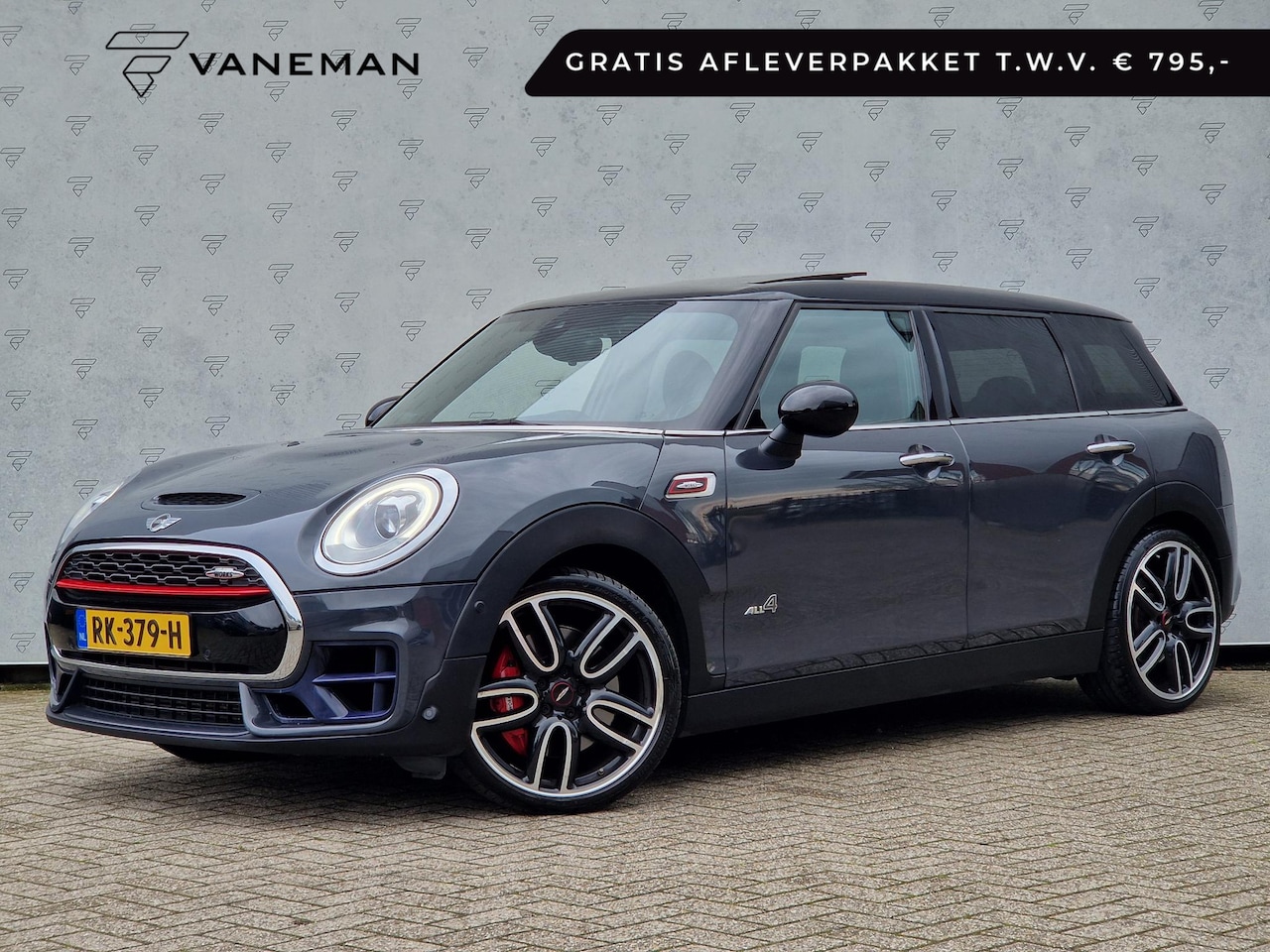 MINI Clubman - Mini 2.0 John Cooper Works ALL4 Chili | Pano | Stoelverwarming | Clima | PDC | LED | Cruis - AutoWereld.nl