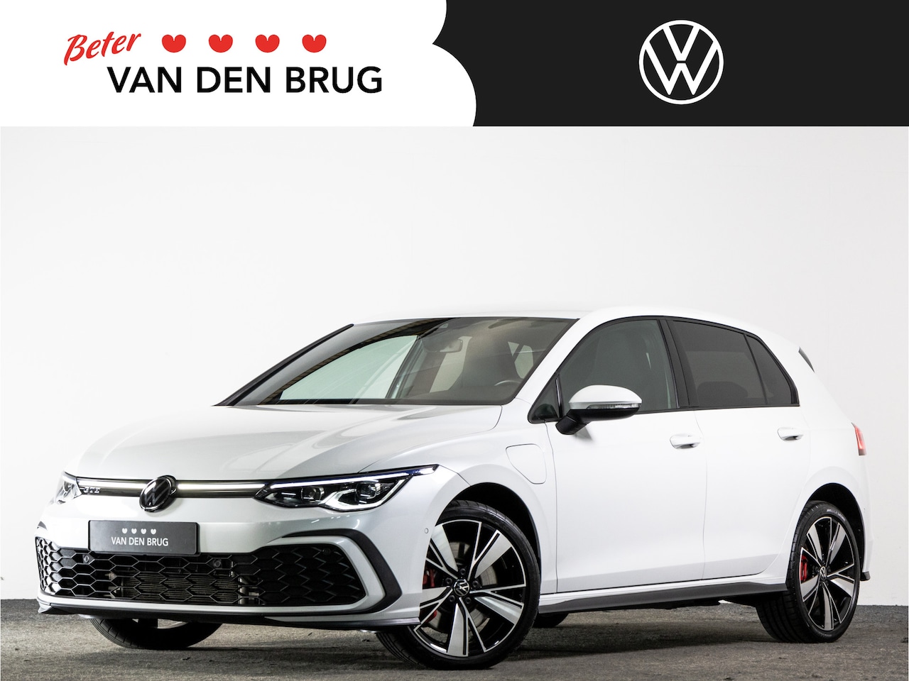 Volkswagen Golf - GTE 1.4 eHybrid 245 PK AUTOMAAT | LED Matrix IQ | Adaptieve Cruise Control | Stoel & Stuur - AutoWereld.nl