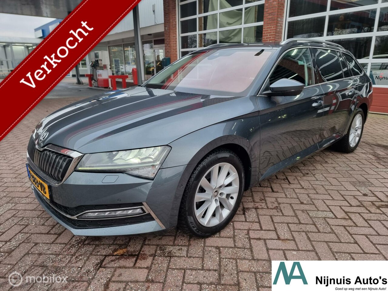 Skoda Superb Combi - 1.4 TSI iV Business Edition Digi-Cockpit | Trekhaak | ACC | Lane-Assist | Side-Assist | Ac - AutoWereld.nl