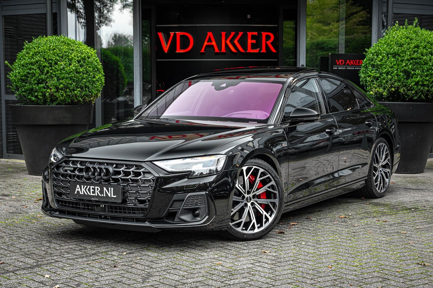 Audi A8 - 60 TFSI E QUATTRO S-LINE+MASSAGE+HEADUP+21INCH+360CAMERA - AutoWereld.nl