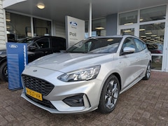 Ford Focus Wagon - 125pk EcoBoost ST-Line Navi Winter pack DAB+ Parkeersensoren All Season Banden Wagon