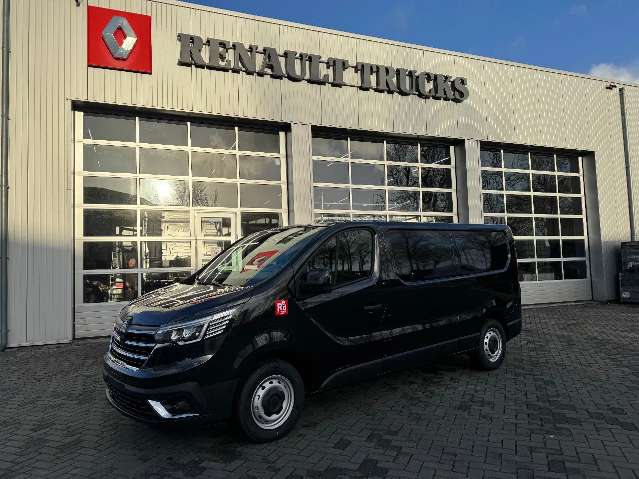 Renault Trafic - Trafic Red Edition 150PK EDC VOORRAAD - AutoWereld.nl