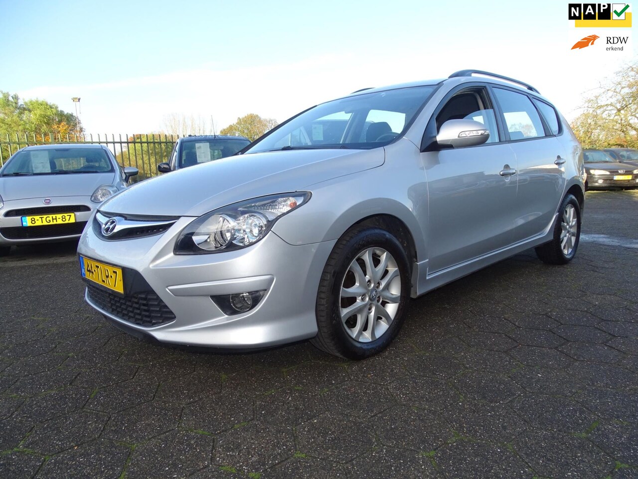 Hyundai i30 CW - 1.6i i-Motion AUTOMAAT/ECC/LMV/TREKHAAK - AutoWereld.nl