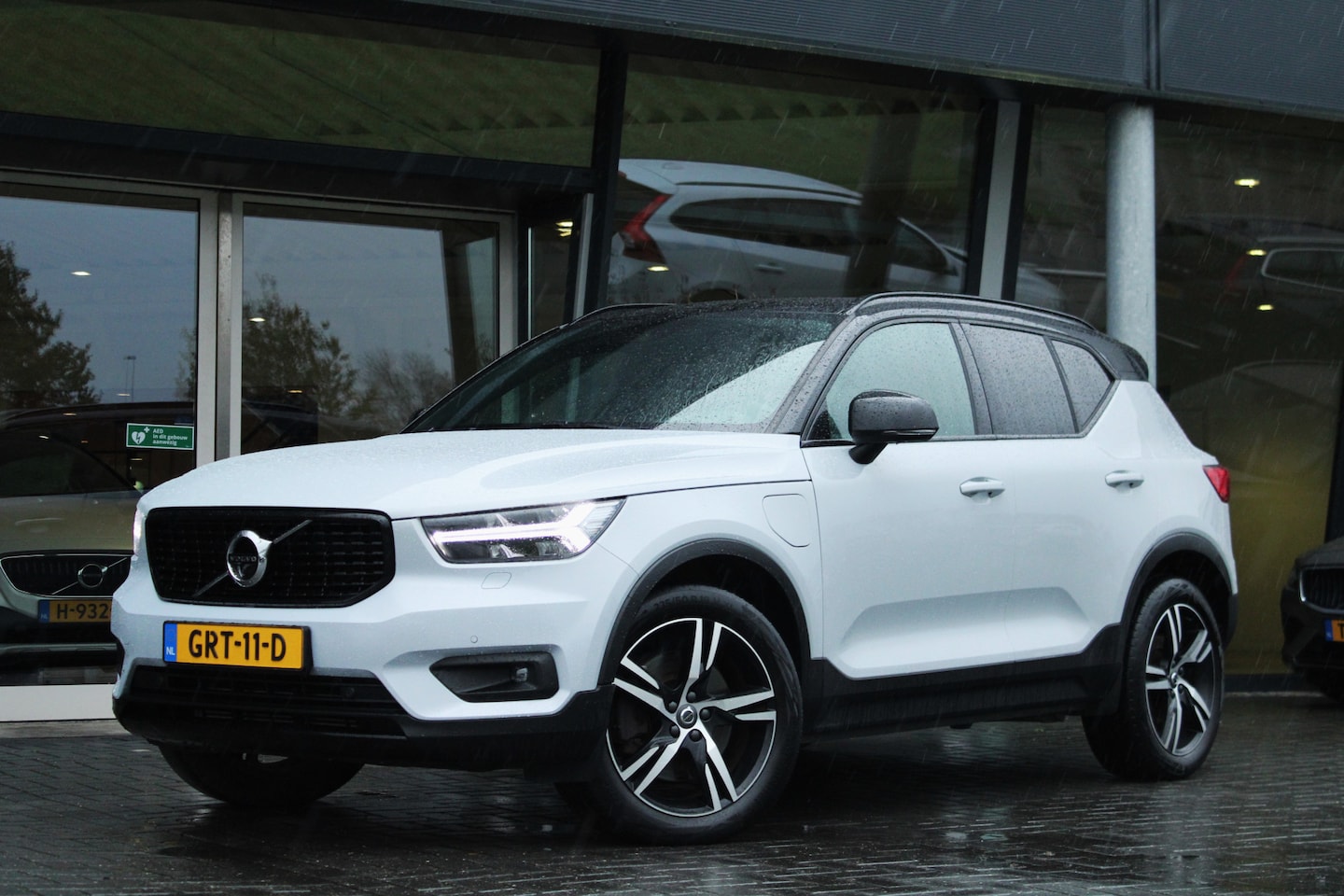 Volvo XC40 - T5 Recharge R-Design | Adaptive Cruise | 360° Camera | Lighting-Pack| Stuur/Stoelverwarmin - AutoWereld.nl