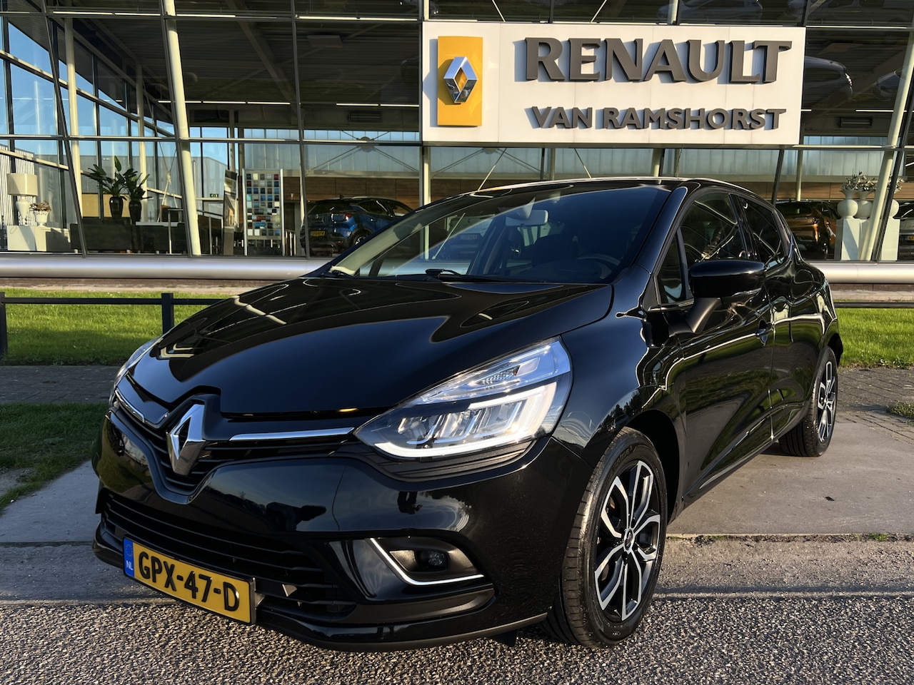 Renault Clio - 0.9 TCe Intens / Keyless / Climate / Cruise / Applecarplay - Androidauto / - AutoWereld.nl