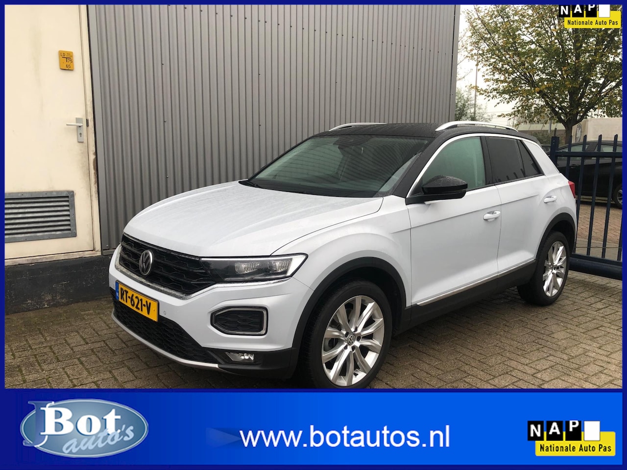 Volkswagen T-Roc - 1.0 TSI / TOPSTAAT / 1E EIGENAAR / DEALER ONDERHOUDEN / NL-AUTO / NAVIGATIE / APPLE CARPLA - AutoWereld.nl