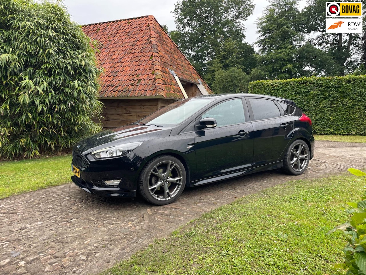 Ford Focus - 1.0 ST-Line NL auto-51.000 km- Navi-ruitverw-PDC-18"- - AutoWereld.nl