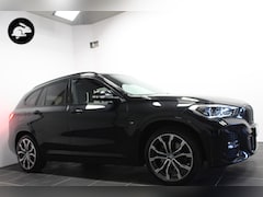 BMW X1 - xDrive25e M Sport/19 inch/All Black/Trekhaak