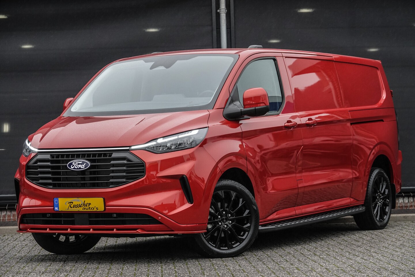 Ford Transit Custom - L2H1 2.0Tdci 170Pk Aut. | Limited | 19'' | Spoilerpack | Trekhaak Wegklapbaar | Artisan Re - AutoWereld.nl