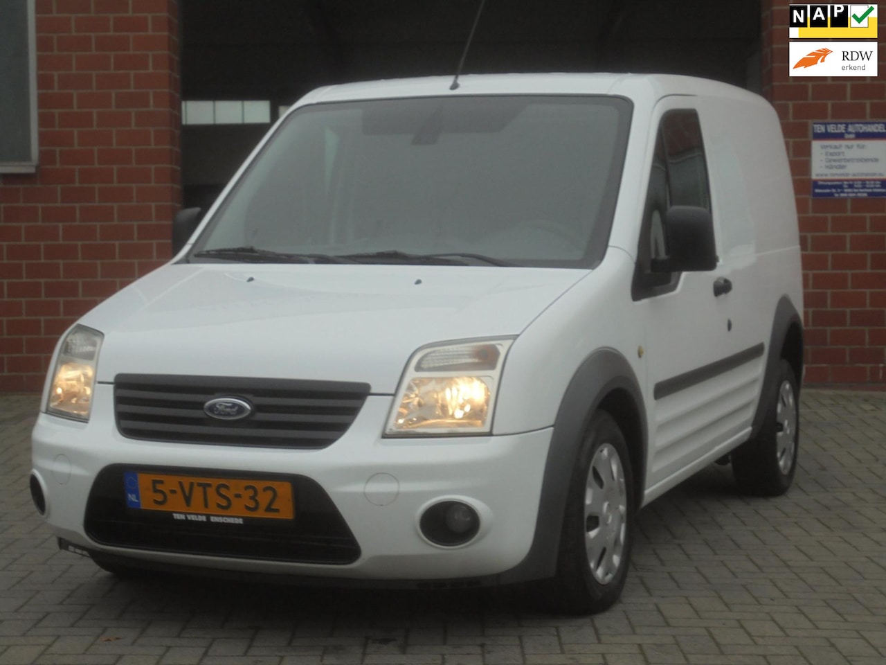 Ford Transit Connect - T220S 1.8 TDCi Trend T220S 1.8 TDCi Trend, Airco, Schuifdeur, Cruise control, PDC - AutoWereld.nl