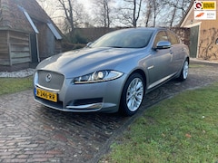 Jaguar XF - 3.0D–LEER –CAMERA -NAVI –18”