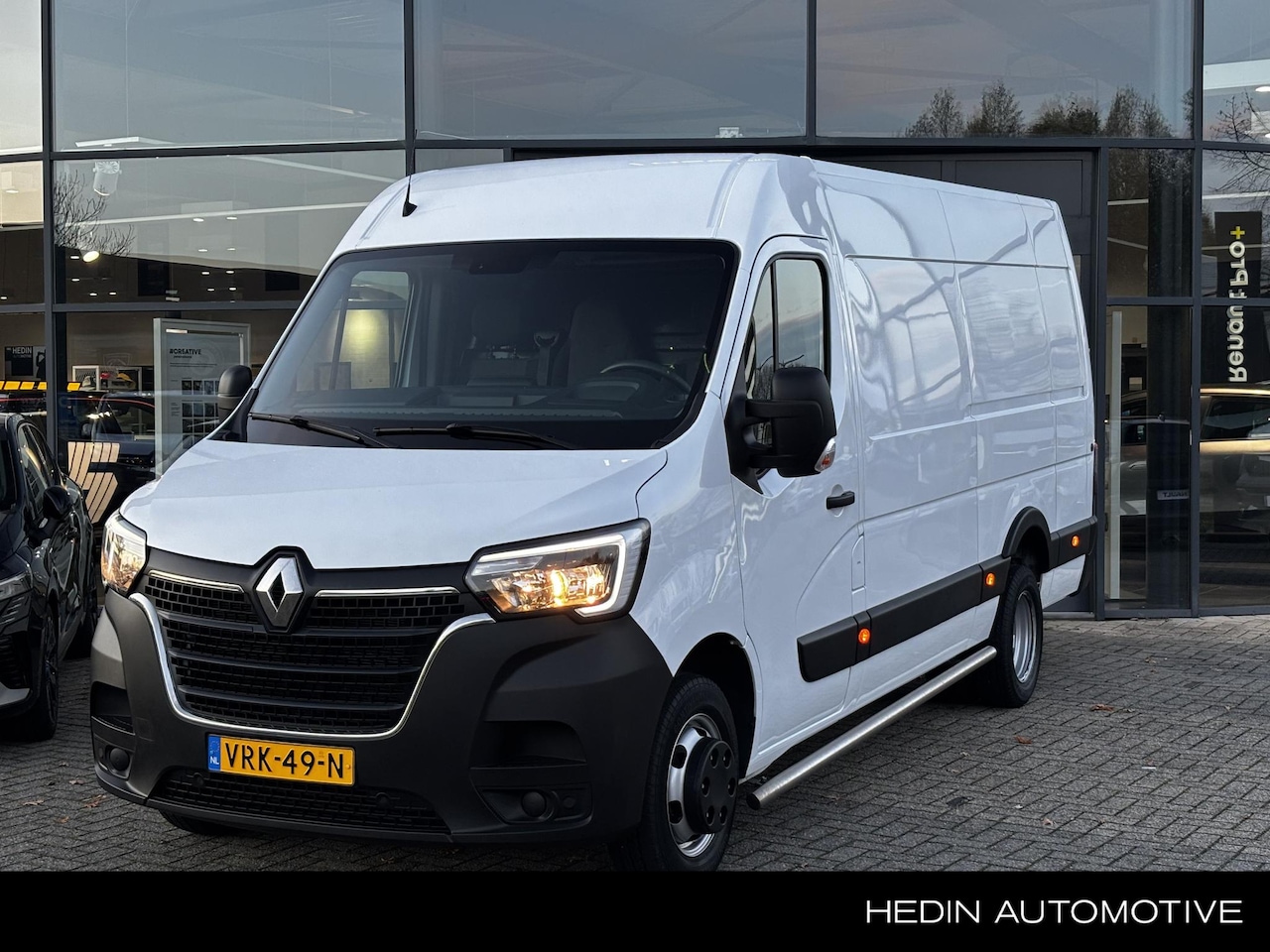 Renault Master - T35 2.3 dCi 130 L3H2 DL Comfort T35 2.3 dCi 130 L3H2 DL Comfort - AutoWereld.nl