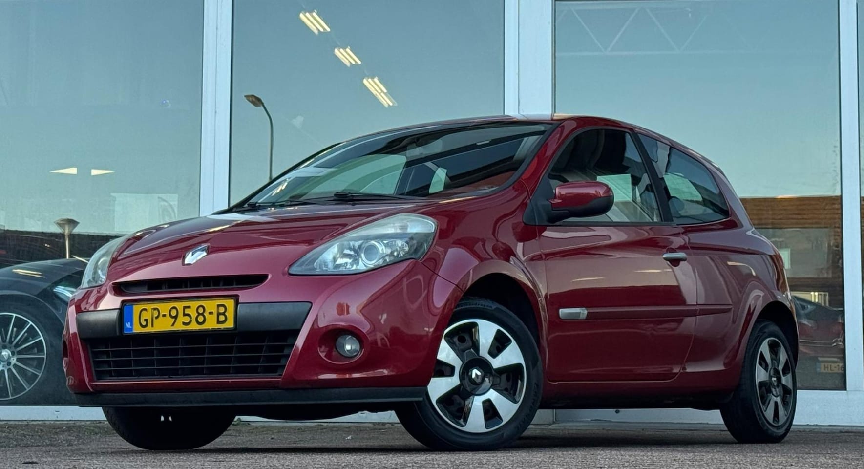 Renault Clio - 1.2 Special Line Airco Elektrische ramen Nieuwe APK Mooi! - AutoWereld.nl