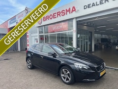 Volvo V40 - 1.6 T2 Momentum 2 EIGENAAR * DEALERONDERHOUDEN * NIEUWE APK