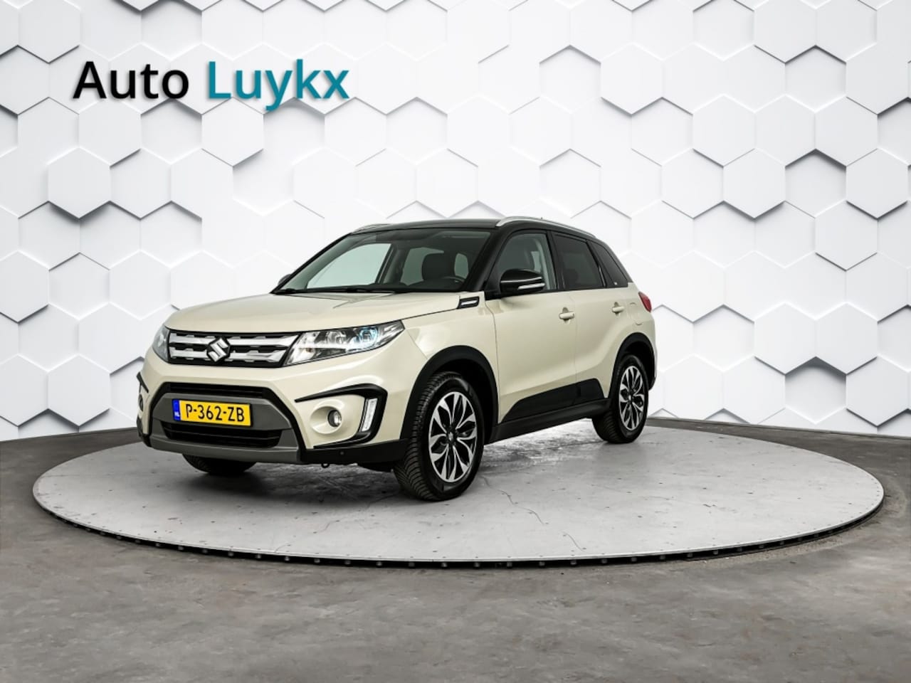 Suzuki Vitara - 1.6 High Executive | Navigatie | Lederen Bekleding | Trekhaak - AutoWereld.nl