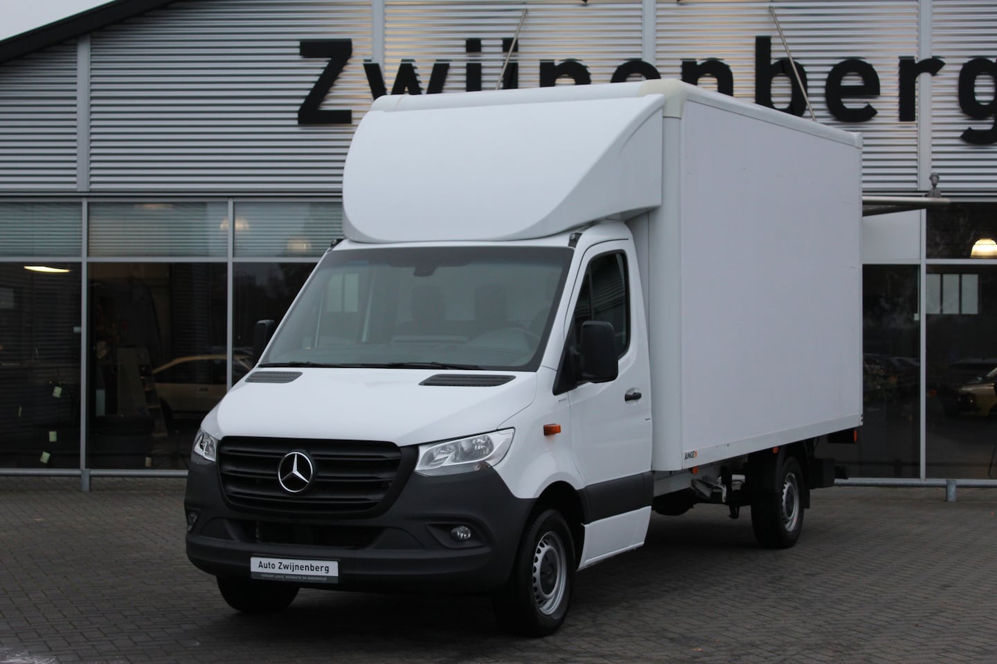 Mercedes-Benz Sprinter - 317 Aut. RWD | Bakwagen | Laadklep | Camera - AutoWereld.nl