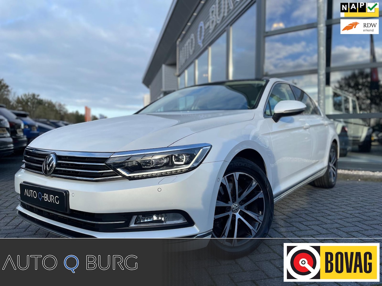 Volkswagen Passat - 1.6 TDI Highline Business R | DSG | PANO | NAVI | Camera | Stoel\ stuur verwaming | - AutoWereld.nl