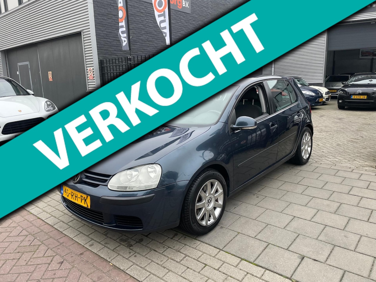 Volkswagen Golf - 1.6 FSI Turijn 2e Eigenaar! Airco 6Bak NAP APK - AutoWereld.nl