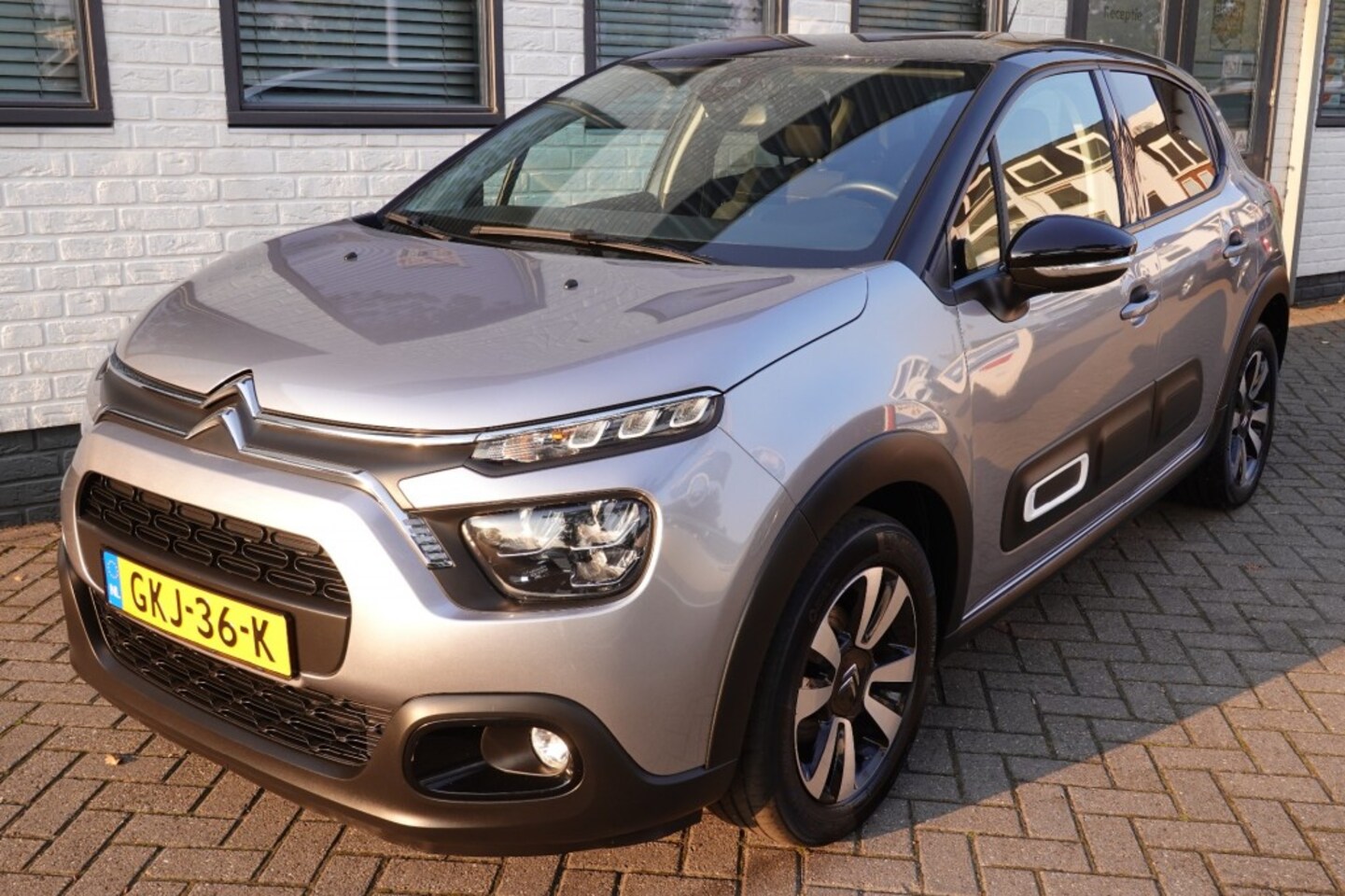 Citroën C3 - 1.2 110 pk Shine  Automaat 25000 km ! - AutoWereld.nl