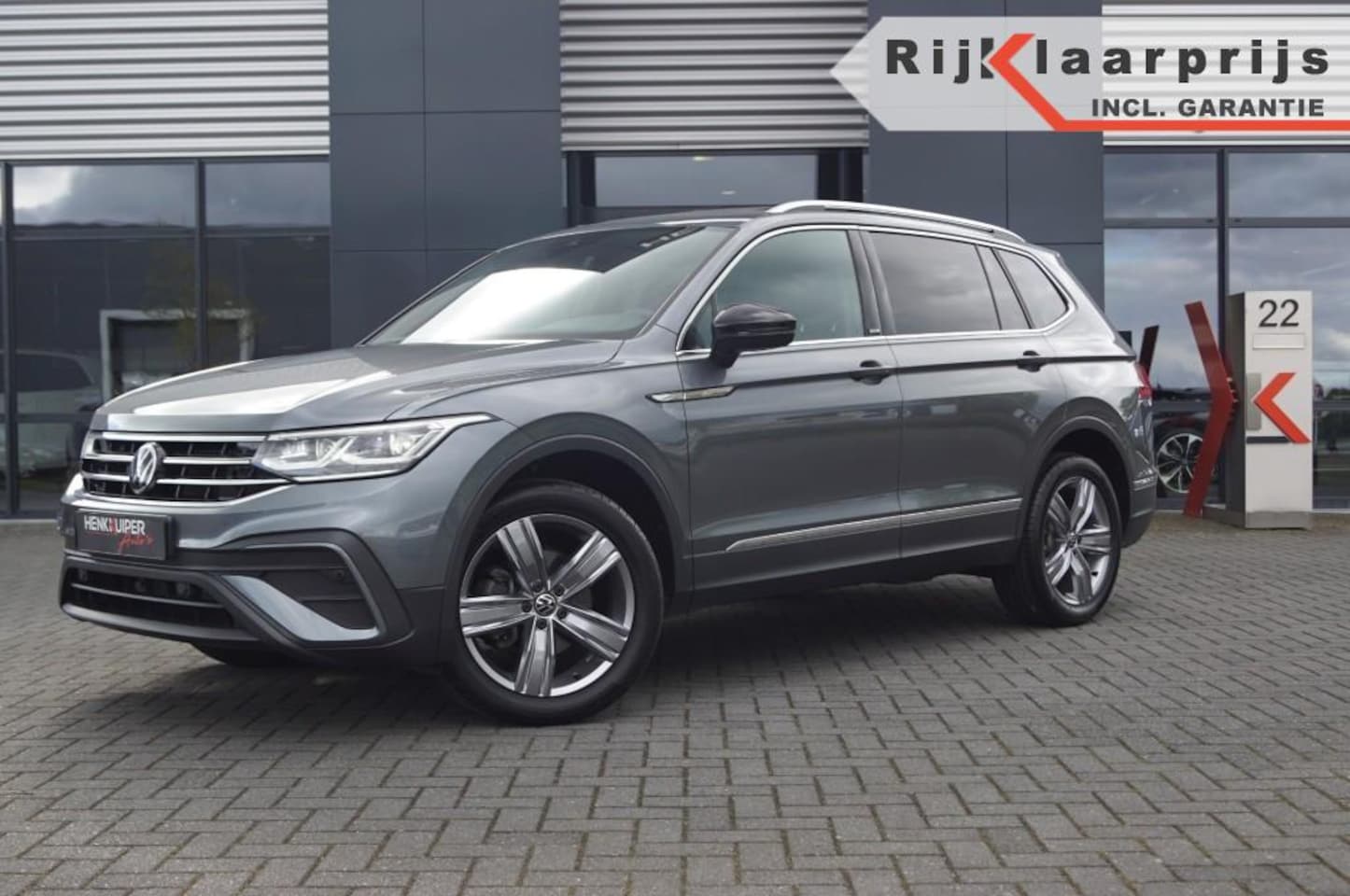 Volkswagen Tiguan Allspace - 1.5 TSI DSG Move/ 7 persoons /Trekhaak wegklb./ Panodak / IQ LED - AutoWereld.nl