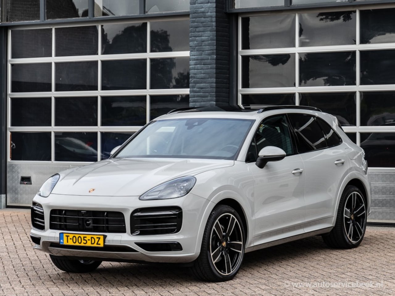 Porsche Cayenne - 3.0 E-HYBRID Platinum Edition 28500 km Leer Panoramadak Navi 36 - AutoWereld.nl