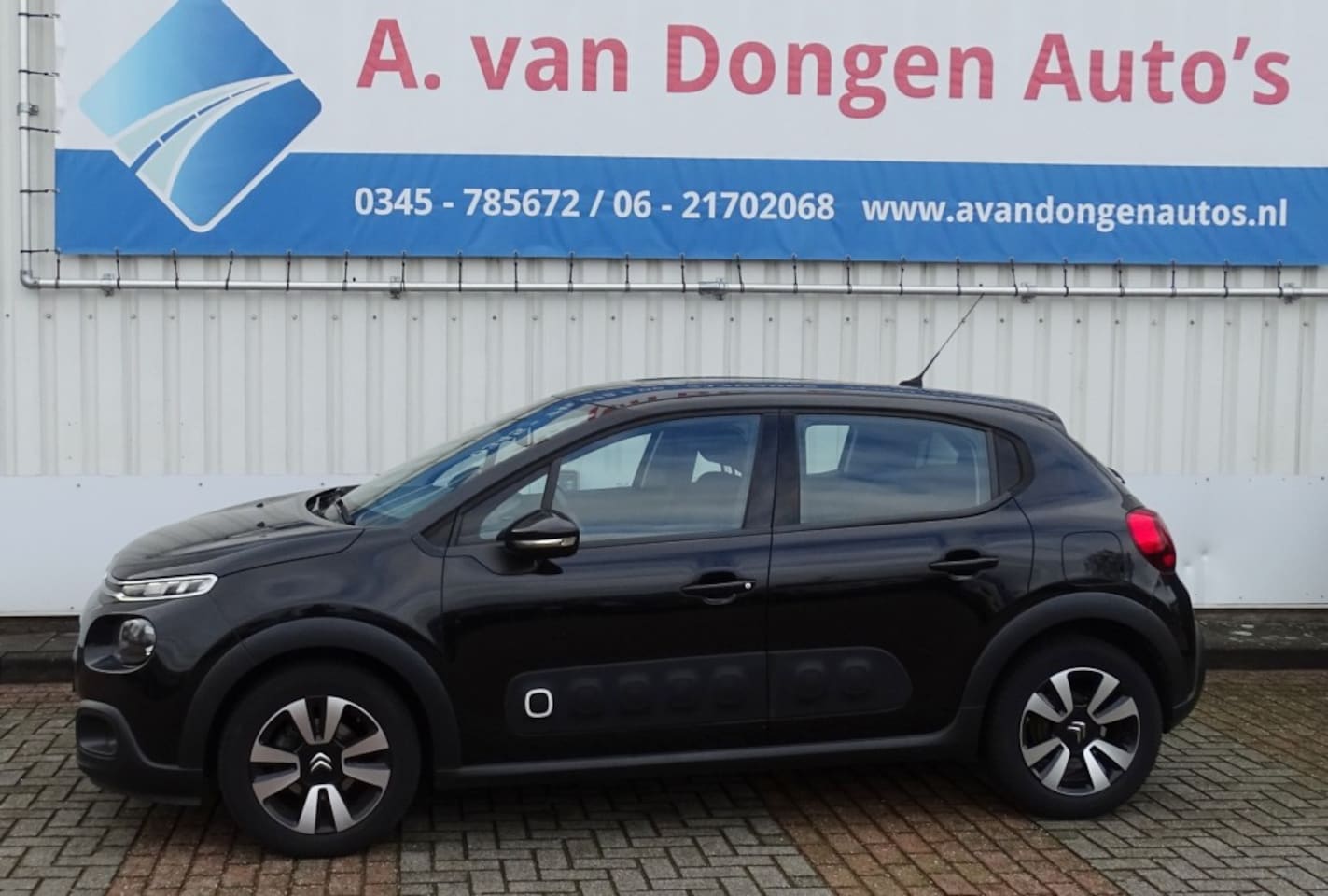 Citroën C3 - 1.2 PureTech Shine 1.2 PURETECH SHINE,Clima,Cruise,Navi,Camera,Led - AutoWereld.nl