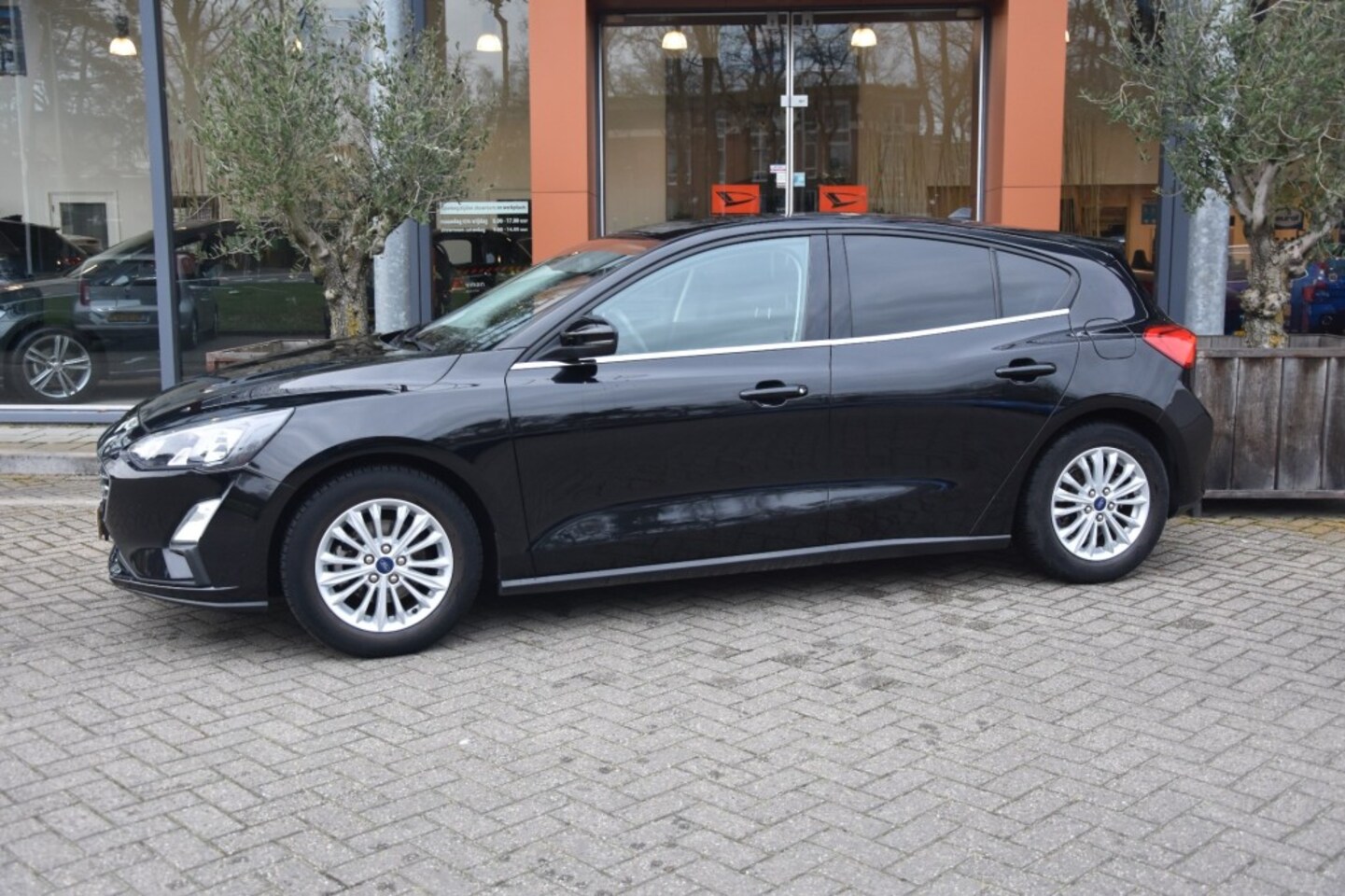 Ford Focus - 1.0 ECOB. TIT. BNS - AutoWereld.nl