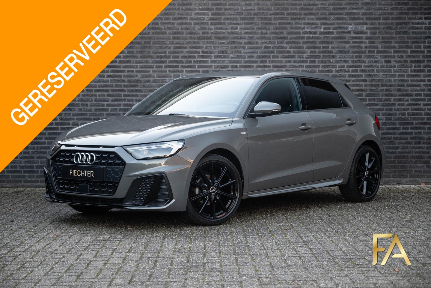 Audi A1 Sportback - 25 TFSI S Line Chronosgrau/LED - AutoWereld.nl