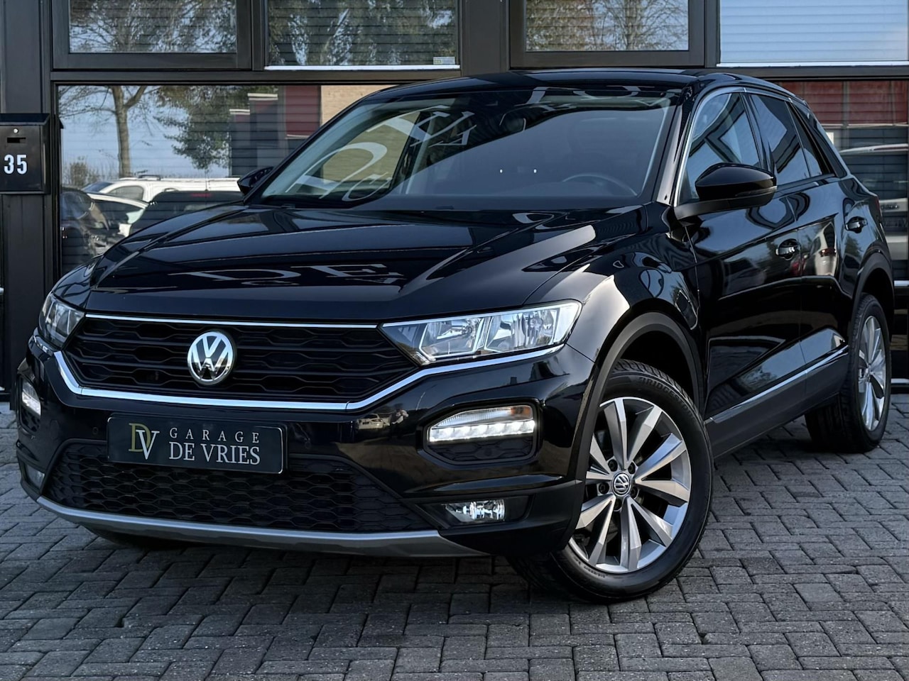 Volkswagen T-Roc - 1.0 TSI 116pk Style ACC Lane Assist Navi Garantie - AutoWereld.nl