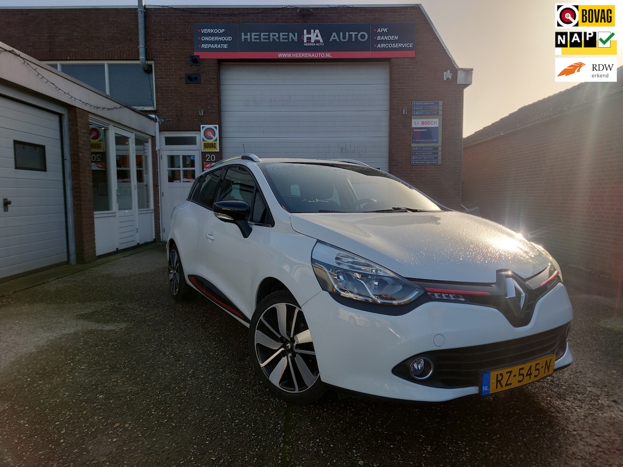 Renault Clio Estate - 0.9 TCe Dynamique Nap, Navigatie, Trekhaak, Cruise control - AutoWereld.nl