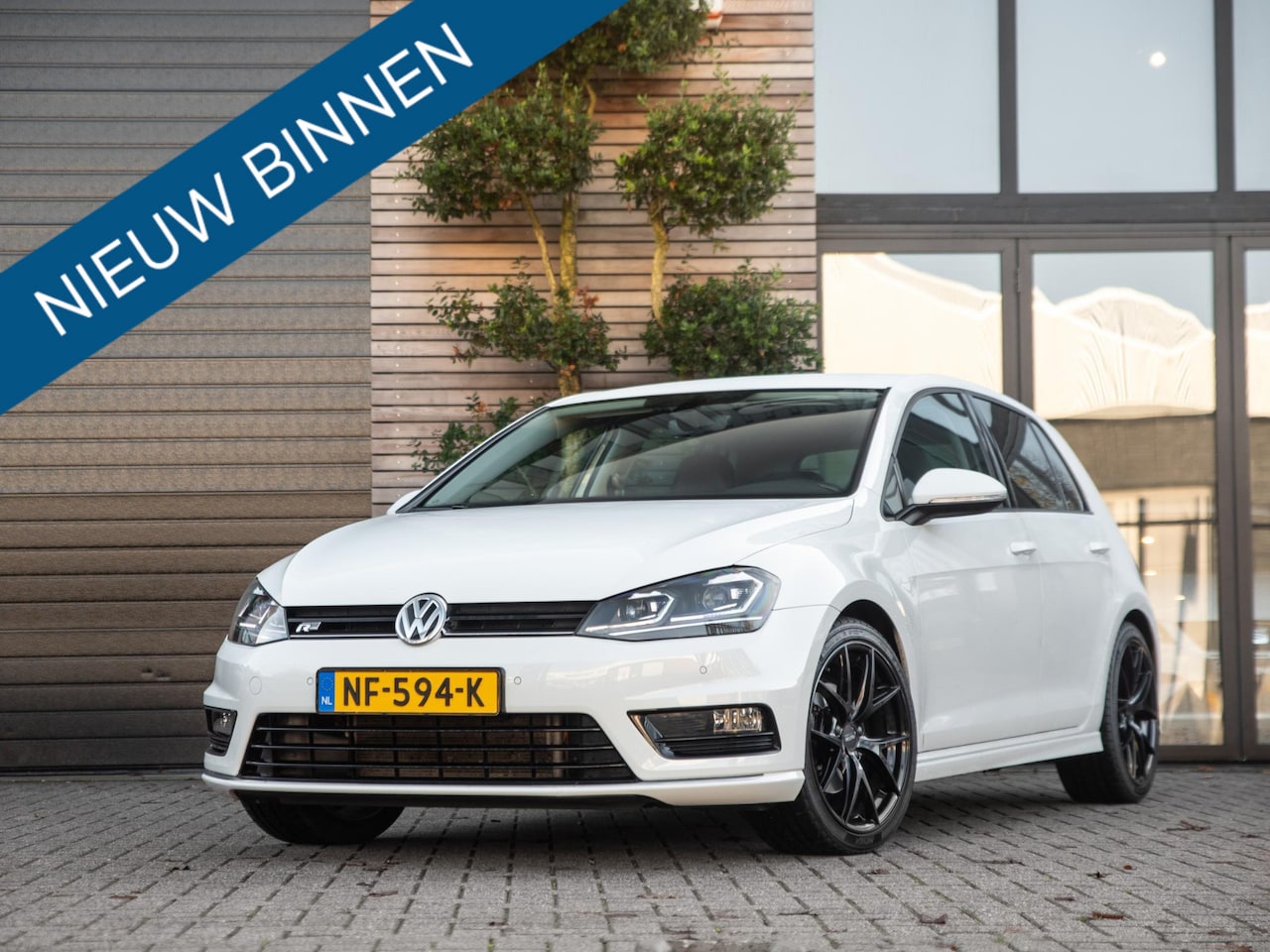 Volkswagen Golf - 1.4 TSI R-Line Cruise Cam LED - AutoWereld.nl