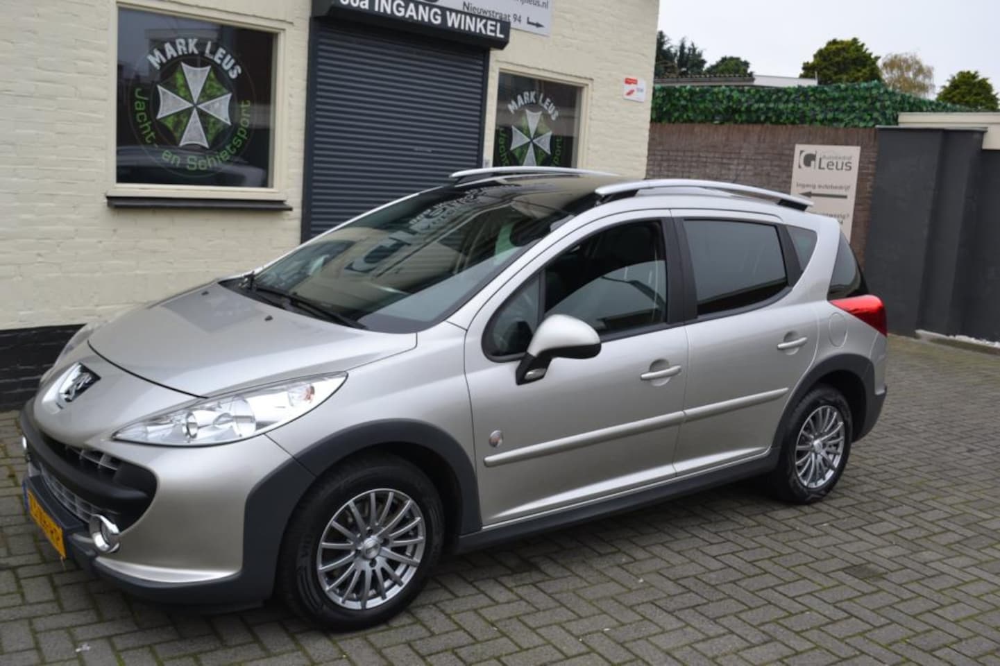 Peugeot 207 SW Outdoor - 1.6 VTi XS SW CROSS/Outdoor - AutoWereld.nl