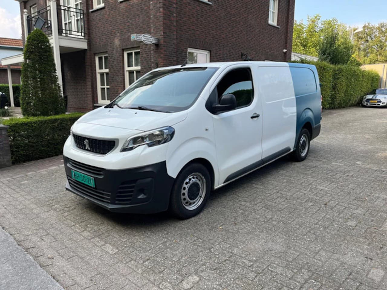 Peugeot Expert - 231L 2.0 BlueHDI 120 Premium 231L 2.0 BlueHDI 120 Premium - AutoWereld.nl