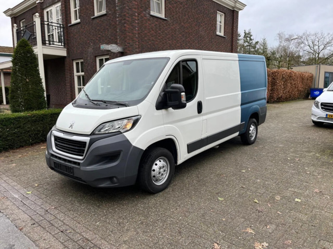 Peugeot Boxer - 330 2.0 BlueHDI L2H1 Pro 330 2.0 BlueHDI L2H1 Pro - AutoWereld.nl