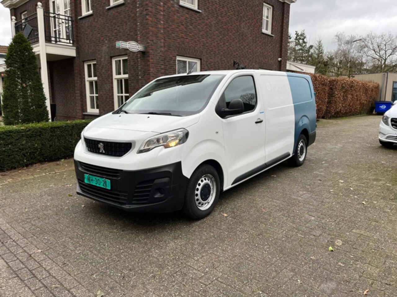 Peugeot Expert - 231S 2.0 BlueHDI 120 Premium 231S 2.0 BlueHDI 120 Premium - AutoWereld.nl