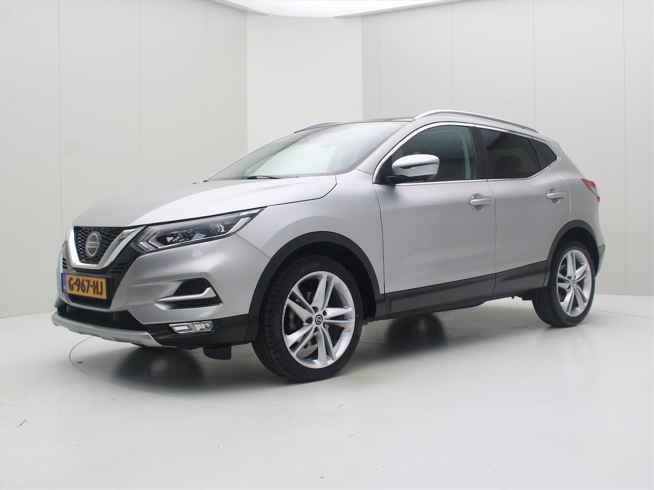 Nissan Qashqai - 1.3 DIG-T 140pk N-MOTION [ PANODAK+360.CAMERA+CLIMAAT+CRUISE+LED+PDC+NAVIGATIE ] - AutoWereld.nl