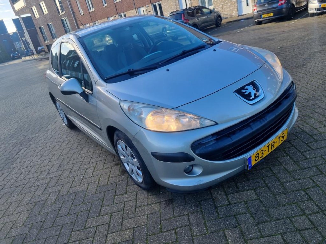 Peugeot 207 - 1.4-16V Color-line 1.4-16V Color-line - AutoWereld.nl