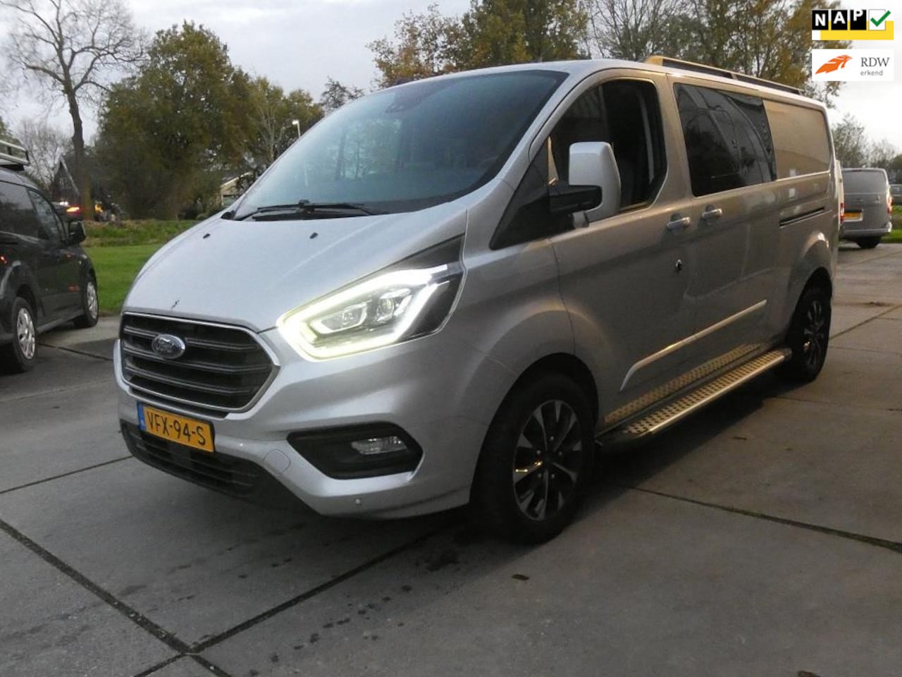 Ford Transit Custom - 300 2.0 TDCI L2H1 Limited Dub.cab*170pk* - AutoWereld.nl