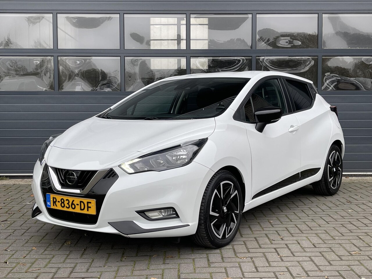 Nissan Micra - 1.0 IG-T N-DESIGN I CRUISE CONTROL I AIRCONDITIONING I APPLE/ANDROID I 5-DEURS - AutoWereld.nl