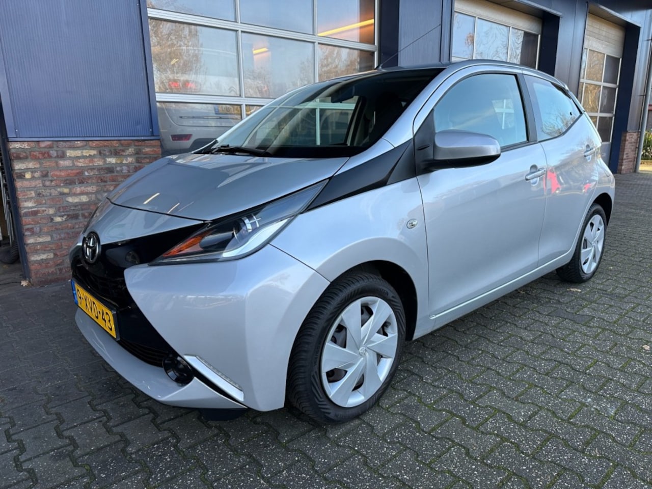 Toyota Aygo - 1.0 VVT-I X-PLAY CAMERA.  ALL.IN. - AutoWereld.nl