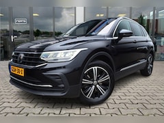 Volkswagen Tiguan - 1.5 TSI Move | ACC | Trekhaak | Camera | Fabrieksgarantie