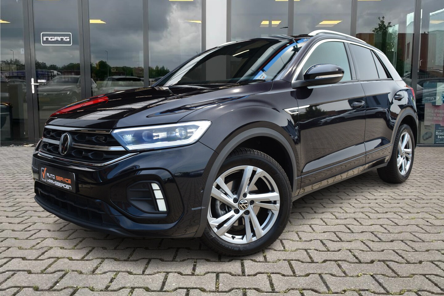 Volkswagen T-Roc - 1.0 TSI R-Line | ACC | Camera | Led | Fabrieksgarantie - AutoWereld.nl